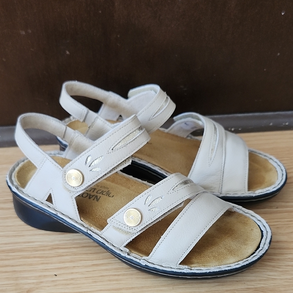 Naot Women's Cream Sandals